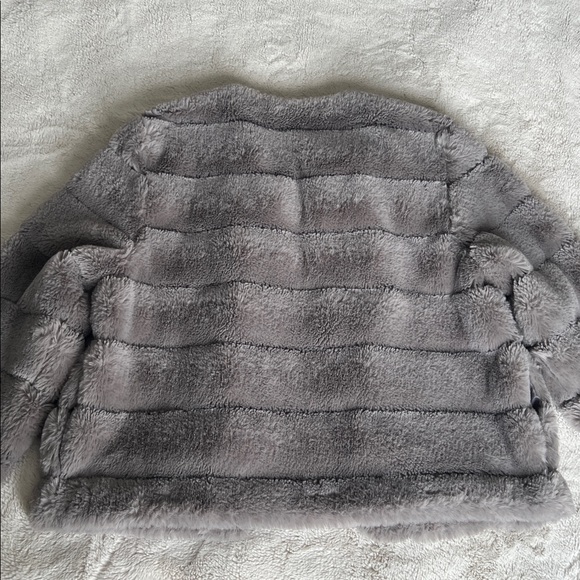 Faux fur jacket - Picture 6 of 8